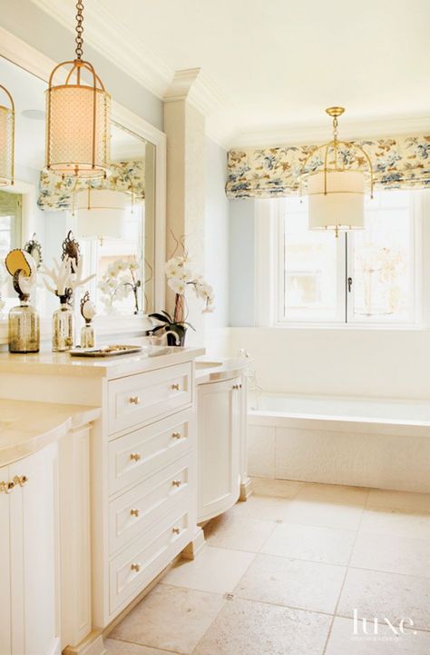 Cream Contemporary Limestone Master Bath - Luxe Interiors + Design Cream Bathroom Ideas, Transitional Master Bath, Cream Limestone, Master Bath Tile, Cream Bathroom, Inspired Interiors, Gorgeous Bathroom, Luxe Interiors, Home Tours