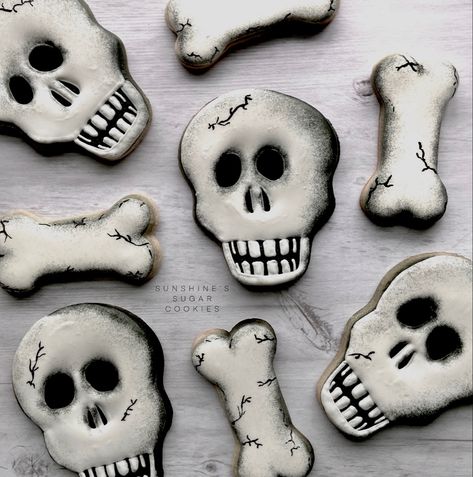 Skeleton Cookies Decorated, Halloween Skeleton Cookies, Bone Cookies Decorated, Halloween Cookies Skeleton, Halloween Bone Cookies, Skull Sugar Cookies Decorated, Dino Skeleton Cookies, Halloween Decorated Sugar Cookies, Skeleton Cookies