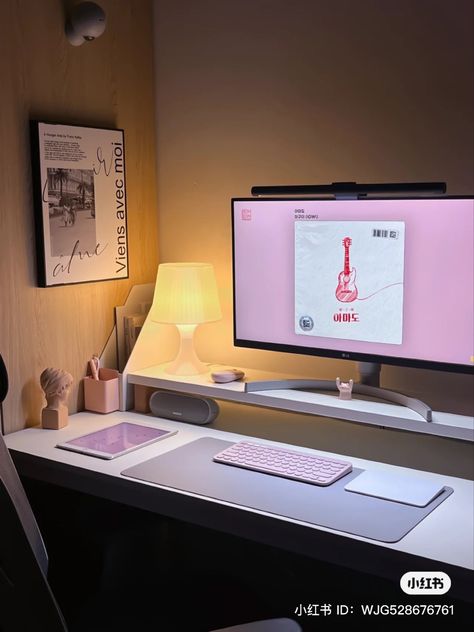 Work From Home Monitor Setup, Desk Setup With Laptop And Monitor, 2 Monitor Setup, Tv Feature Wall Ideas, Tv Over Fireplace Ideas, Fireplaces Tv, Stand Decoration Ideas, Study Desk Ideas, Tv Stands Living Room