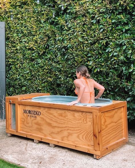 Cold Bath Aesthetic, At Home Cold Plunge, Backyard Cold Plunge, Cold Plunge Benefits, Cold Plunge Aesthetic, Diy Cold Plunge Tub, Ice Bath Aesthetic, Outdoor Cold Plunge, Diy Cold Plunge