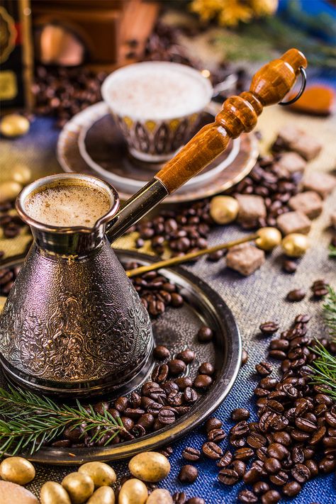 Arabic Coffee Pot, Arabic Coffee, Coffee Server, Coffee Wallpaper, Coffee Photography, Chocolate Cinnamon, Coffee Is Life, Turkish Coffee, Demitasse Cups