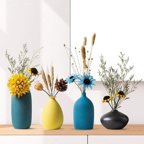 Vase Display, Flower Vase Arrangements, Handmade Ceramics Vase, Keramik Design, Minimalist Flowers, Yellow Ceramics, Mini Vase, Floral Spray, Keramik Vase