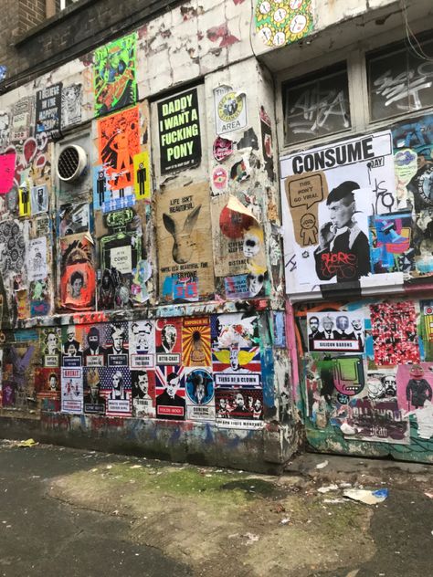 Street Posters, Growth And Decay, Urban Street Art, Street Graffiti, Brick Lane, Graffiti Wall, Street Culture, Snl, Street Scenes