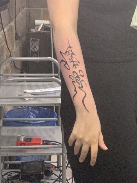 Hua Cheng Tattoo, Writing Tattoo, Sketches Ideas, Writing Tattoos, Hua Cheng, Heaven's Official Blessing, Tattoo Sketches, Tattoo Quotes, Writing