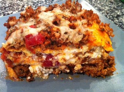 "Just Like The Real Thing" LASAGNA!! with faux pasta made with cream cheese Low Carb Lasagna, Lo Carb Recipes, Keto Lasagna, Low Carb Casseroles, No Carb Recipes, Low Carb Diets, Lchf Recipes, Recetas Keto, Thm Recipes