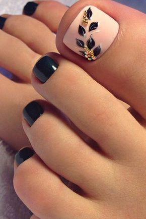 Pretty Toe Nail Designs for Your Beach Vacation ★ See more: http://glaminati.com/toe-nail-designs-beach/ Toenail Designs Summer Pedicures, Disney Nail Decals, Vinyl Keychain, Game Of Thrones Daenerys, Toenail Art, Disney Nail, French Pedicure, Unghie Nail Art, Pretty Toe Nails