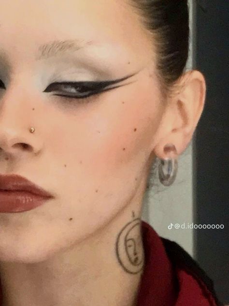 No Eyebrows, Alt Makeup, Swag Makeup, Cool Makeup Looks, Ethereal Makeup, Dope Makeup, Goth Makeup, Dark Makeup, Makeup Goals