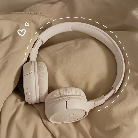 JBL Tune 510BT Jbl Headphones, Cute Headphones, White Headphones, Pink Amazon, Pretty Phone Cases, Headphone With Mic, Voice Assistant, Noise Cancelling Headphones, Beige Aesthetic