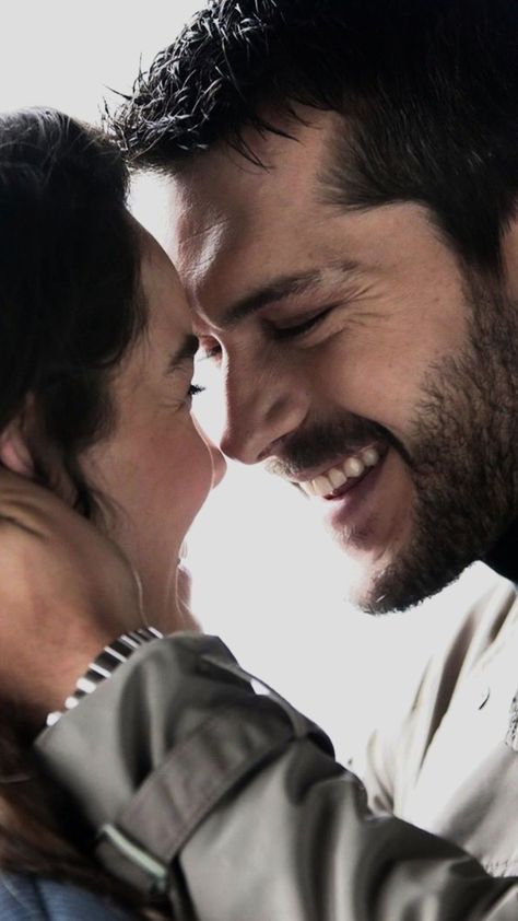 #sonyaz #akgün #gökalptaşkın #yağmur Best Tv Couples, Love Romantic Poetry, Hair Color Chart, Emotional Photography, Fitness Inspiration Body, Movie Couples, Erkenci Kuş, Cute Love Pictures