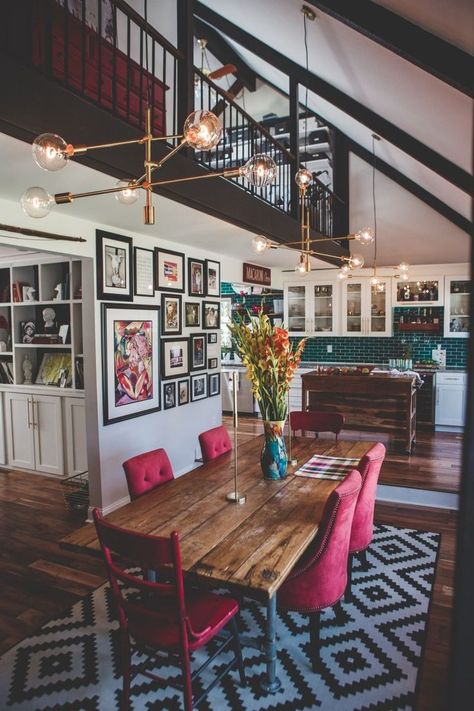 Wood Dining Table Open Plan, Electric Room Design, Atlanta Homes Magazine Interior Design, Modern Artsy Living Room, Entryway Townhouse, Contemporary Maximalism, Eclectic Granny, House Expansion, Eclectic Interior Style