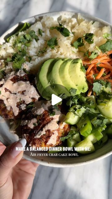 Melissa on Instagram: "Follow @melissas_healthykitchen for more!

Save this one for your next weeknight dinner idea, loaded crab cake bowls. A balanced and delicious dinner idea, that will leave you satisfied. And perfect for meal prepping in advance to have ready to go after work. 

What’s in my bowl:
1. Super greens
2. Meal prepped air fryer gluten free crab cakes
3. Instant pot bone broth rice
4. Shredded carrots
5. Roasted garlic kraut
6. Cilantro
7. Avocado
8. Meal prepped high protein crab cake sauce
9. Cucumbers
.
.
#weeknightmeal #weeknightdinners #mealprepdinner #crabcakes #glutenfreedinner #dinnerbowl #crabcake #balancedmeals #dinnertonight #dinneridea #highproteinmeals #highproteinrecipes" Gluten Free Crab Cakes, Crab Cake Sauce, Dinner Meal Prep, Dinner Bowls, Super Greens, Balanced Meals, Gluten Free Dinner, Shredded Carrot, Crab Cakes