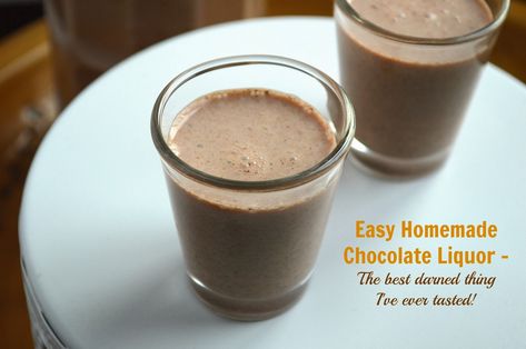 Chocolate With Alcohol, Homemade Liqueur, Alcohol Chocolate, Homemade Alcohol, Homemade Liquor, Liquor Recipes, Chocolate Martini, Liqueurs Recipes, Diy Chocolate