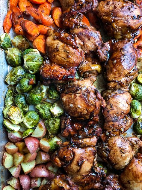 Balsamic Chicken Thighs, Easy Sheet Pan Dinner, Chicken Thighs Dinner, Honey Balsamic Chicken, Easy Sheet Pan Dinners, Roasted Chicken Thighs, Sheet Pan Dinners Recipes, Honey Balsamic, Recipe Sheets