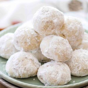 Mexican Wedding Cookies Recipes, Russian Tea Cookies, Wedding Cookies Recipe, Christmas Cookies Recipe, Snowball Cookie Recipe, Cookie Recipe Video, Russian Tea Cake, Mexican Wedding Cookies, Snowball Cookies