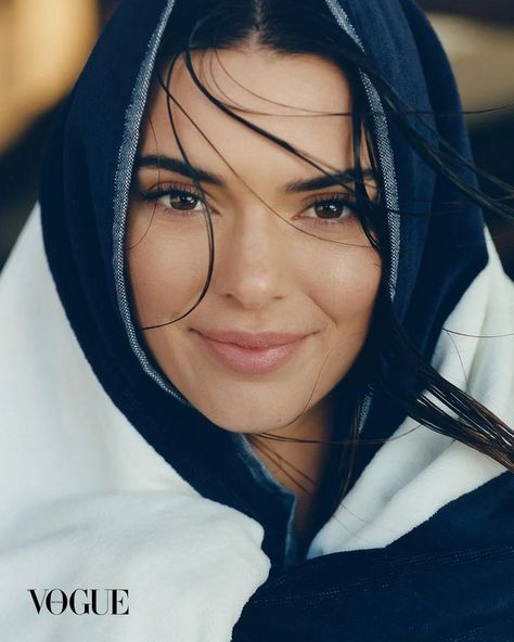 Kendall Jenner Vogue, Kendall Jenner Photoshoot, Kendall Jenner Face, Sporty Looks, Kylie Kristen Jenner, Vintage Sneakers, Vogue Germany, Kendall And Kylie Jenner, Jenner Style