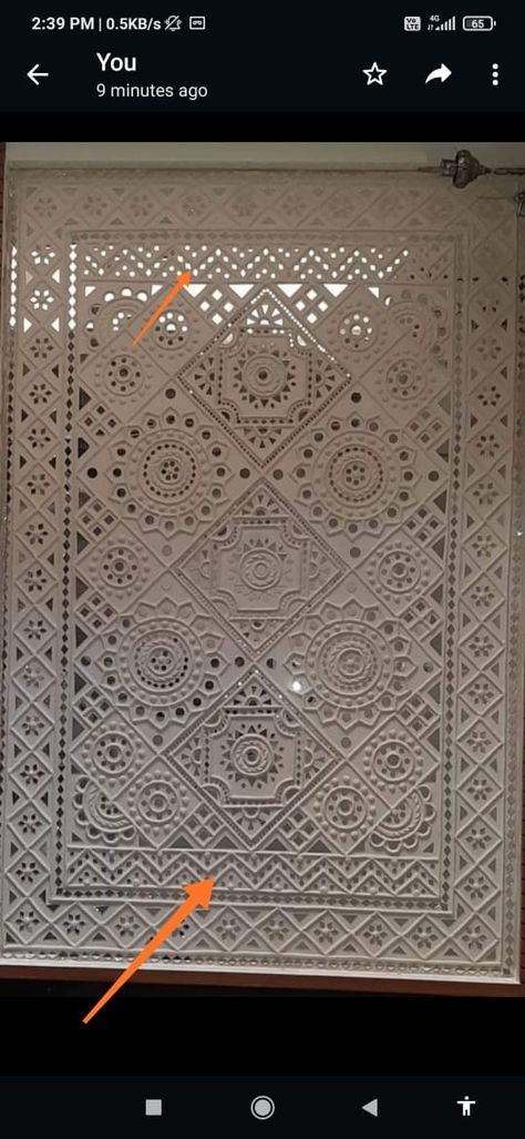 Lippan Work On Wall, Lippan Art Drawings, Lippan Art Design Mirror Work On Wall, Lippon Art Designs On Wall, Traditional Wall Art Indian, Lipan Art Wall, Lippon Art Designs, Lippan Art On Wall, Lippan Art Design Mirror Work