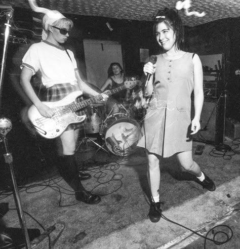 Feminist Punk, Riot Grrl, Kathleen Hanna, Indie Scene, Gloria Steinem, Indie Girl, Riot Grrrl, Punk Girl, Punk Bands