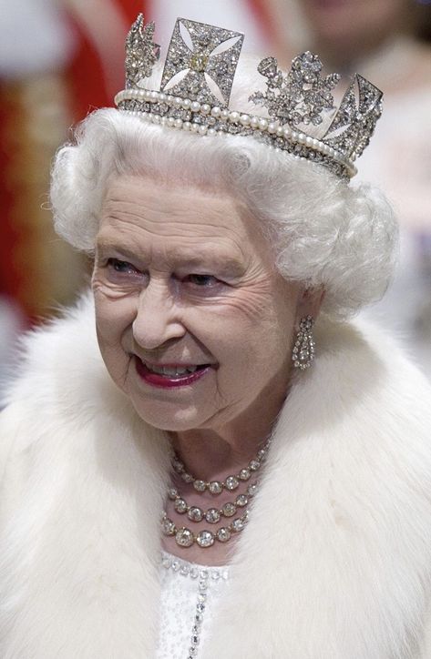 Queen Elizabeth II ~ George IV State Diadem ~ Created by Rundall & Bridge for King George IV, 1820. Worn only by queens & queen consorts to coronations and state openings of Parliament. The diadem was reset with jewels from royal collection for Queen Victoria. Altering with four crosses pattee around the top of base, are four bouquets of roses, thistles & shamrocks - the floral symbols of England, Scotland & Ireland. Queen Elizabeth Tiaras, Queen Elizabeth Jewels, Queen Elizabeth Photos, Birthday Look, Royal Crown Jewels, Royal Family Pictures, Rainha Elizabeth Ii, Queens Jewels, Princess Meghan