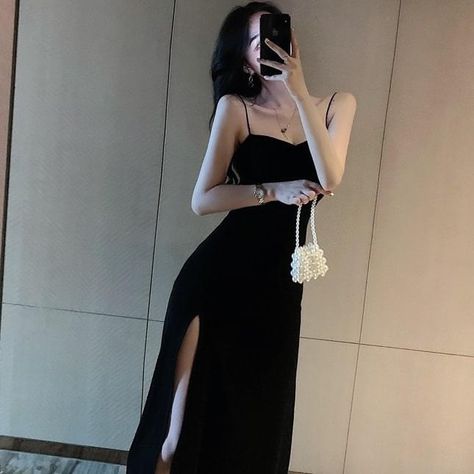 Korean Style Party Dress, Korean Black Party Dress, Black Aesthetic Dress Korean, Drees Korean Style Party, Korean Long Dress Party, Black Dress Korean Style Formal, Prom Night Dress Korean, Korean Dress Party Night, Korean Black Dress