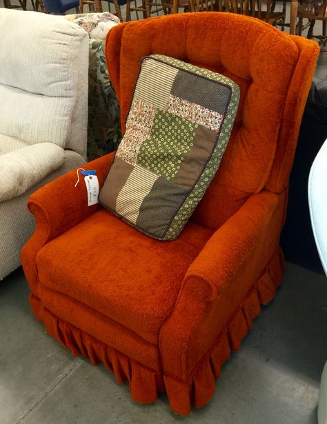 Awesome vintage orange rocker recliner Vintage Recliner Chair, Garage Sale Finds, Rocker Recliners, Vintage Chairs, Wingback Chair, Recliner Chair, Room Inspo, Recliner, Vintage Collection