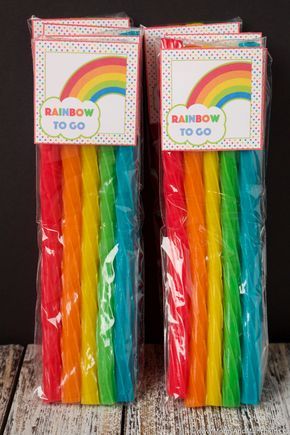 Rainbow To Go Treats for St. Patrick's Day! Great for a classroom party or as a party favor for a Rainbow Birthday Party! Rainbow Twizzlers, Rainbow Party Favors, Rainbow Themed Birthday Party, Rainbow Treats, Hair Rainbow, Rainbow Unicorn Party, Trolls Birthday Party, Rainbow Parties, Rainbow Unicorn Birthday