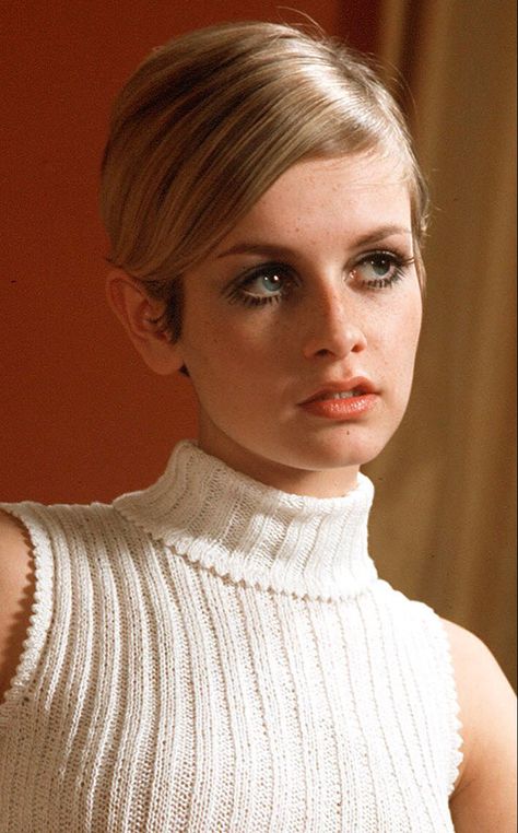 Twiggy Lawson, Twiggy 60s, Twiggy Makeup, Putri Diana, Twiggy Fashion, 60s Girl, 1960s Hair, 60s Hair, 1960 Fashion