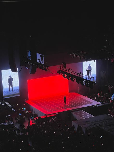 City Set Design, Kendrick Lamar Concert, Lighting Mood Board, Concert Visuals, Tour Visuals, Performance Aesthetic, Baby Keem, Futuristic Lighting, Venue Lighting