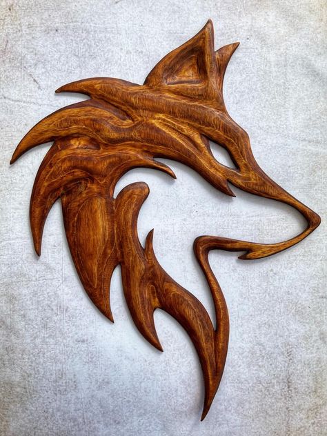 Wood Carvings Ideas, Fox Wood Carving, Easy Wood Carving Ideas, Classic Art Paintings, Fox Carving, Wood Carving Ideas, Snake Carving, Wood Fox, Dremel Carving