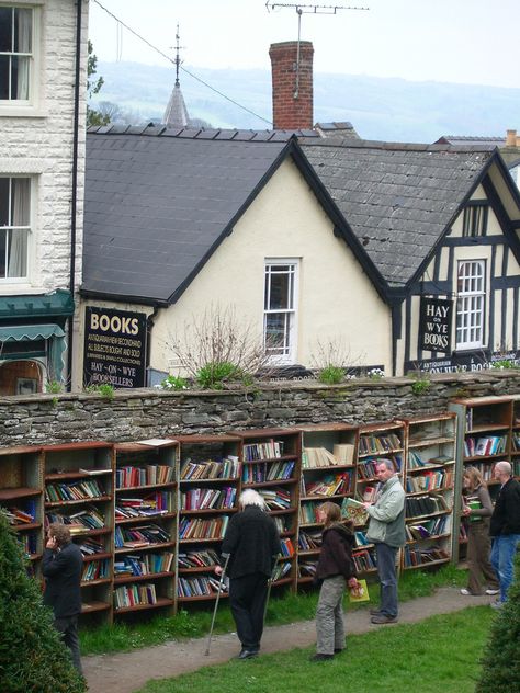 https://flic.kr/p/Lpwcs | Hay on Wye | Welsh Village famous for its book shops… Haidar Ali, Book Store, Book Nooks, Library Books, I Love Books, Book Aesthetic, Love Book, On Display, Bookstore