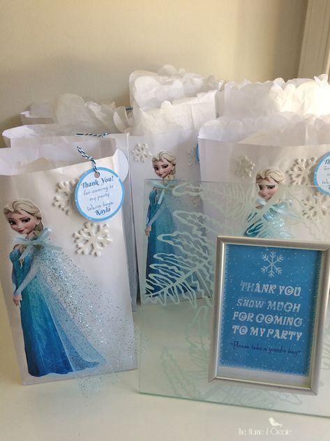 Disney Frozen Party on a budget, great inspiration for throwing your own DIY Disney Frozen Party. thehomeicreate.com Frozen 5th Birthday Party, Frozen Favor Bags, Frozen Party Bags, Frozen Birthday Party Favors, Frozen Favors, Frozen 3rd Birthday, Frozen Birthday Party Decorations, Frozen Party Favors, Frozen Bday Party