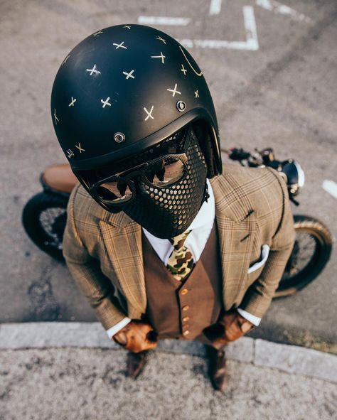 9,263 Likes, 68 Comments - Lando Griffin (@thesuitedracer) on Instagram: “HEY! Praying for Florida and Houston is good, so is the follow through with the action. Click the…” Estilo Cafe Racer, Motorcycle Helmet Design, Honda Scrambler, Moto Scrambler, Мотоциклы Cafe Racers, Cafe Racer Style, Cafe Racing, Biker Gear, Bike Photoshoot