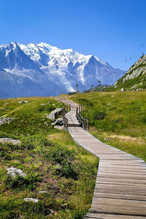 French Alps Summer, France Aesthetic, World Most Beautiful Place, Beautiful Hikes, Visit France, Voyage Europe, Places In Europe, French Alps, Places In The World