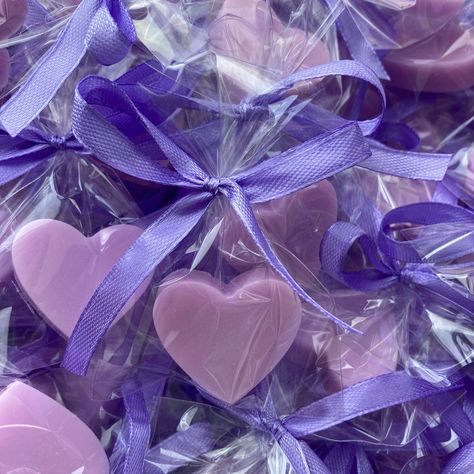 Purple Wedding Favors For Guests, Lavender Wedding Favors, Candles Business, Purple Wedding Favors, Favor Gifts, Candle Gifts, Heart Candle, Soap Favors, Candle Maker