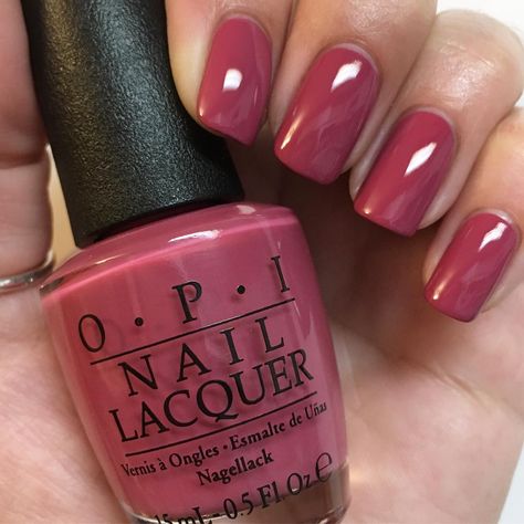 Aurora Berry Alis Opi, Opi Aurora Berry-alis, Opi Berry Colors, Berry Pink Nails, Fall Fingernails, Opi Pink Nail Polish, Berry Nail Polish, Gel Powder Nails, Shellac Nail Colors