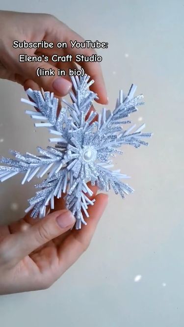 Foam Christmas Ornaments, Háčkované Lemy, Christmas Decorations Diy Crafts, Ribbon Crafts Diy, Diy Christmas Tree Ornaments, Christmas Arts And Crafts, Handmade Christmas Crafts, Christmas Paper Crafts, Front Porch Christmas Decor Ideas