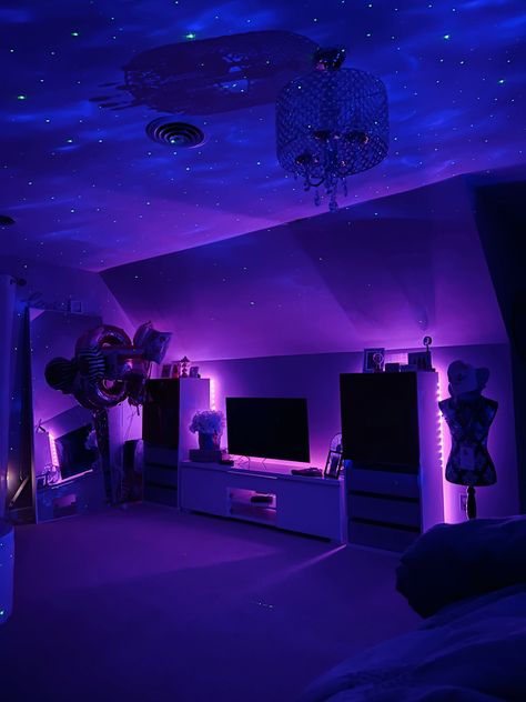 Purple Led Lights Bedroom, Purple Led Room, Light Purple Room Aesthetic, Bedroom Moody, Purple Room Aesthetic, Apartment Bedroom Ideas, Purple Bedroom Decor, Baddie Apartment, Purple Led Lights