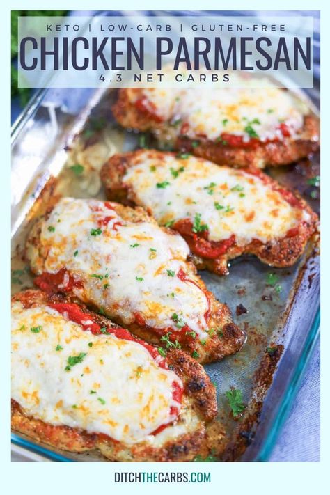 You have to try this amazing crispy keto chicken parmesan baked in under 30 minutes! #keto #chickenparmesan #ditchthecarbs Chicken Parmesan Oven, Keto Chicken Parmesan, Low Carb Chicken Parmesan, Chicken Parmigiana, Baked Chicken Parmesan, Keto Side Dishes, Baked Chicken Breast, Keto Recipes Dinner, Low Carb Chicken