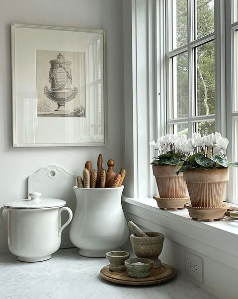 @loithai - vignette best cool gray paint colors Benjamin Moore Shoreline Benjamin Moore Cool Gray, Shoreline Benjamin Moore, Cool Gray Paint Colors, Benjamin Moore Shoreline, Benjamin Moore Paint Colors Gray, Paper White Benjamin Moore, Pale Grey Paint, Anew Gray, Hallway Paint