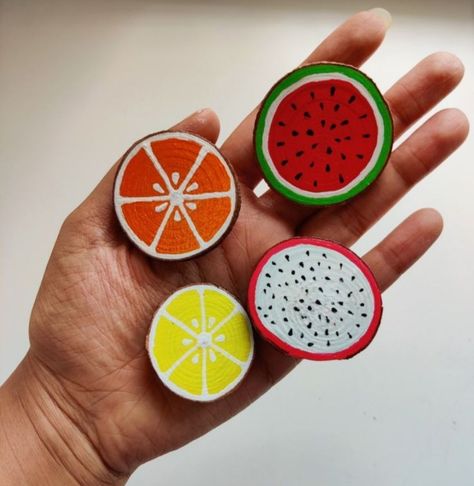 Quick and Easy DIY Clay Fridge Magnets for Your Home Diy Magnets Fridge, Fridge Magnets Diy, Clay Fridge Magnets, Clay Fridge, Painted Fridge, Magnets Diy, Projek Kayu, Wooden Fridge, Diy Magnets