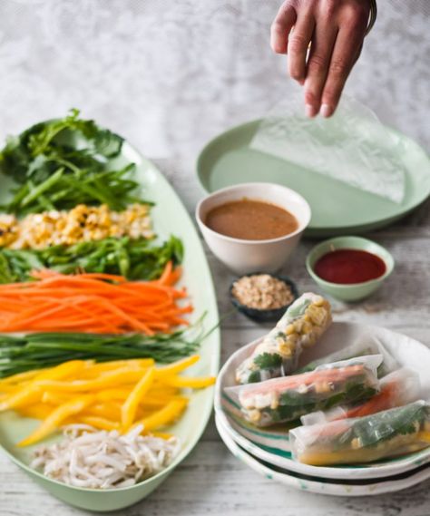 DIY Fresh Spring Roll Bar - Candice Kumai Candice Kumai, Easy Vegetable Soup, Vietnamese Spring Rolls, Spring Roll Wrappers, Fresh Spring Rolls, Teriyaki Glaze, Best Party Food, Spring Roll, Summer Rolls