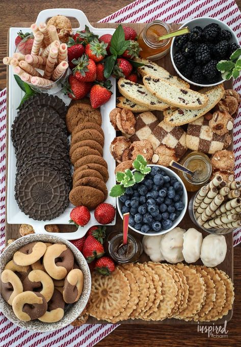 Coffee-Inspired Snackcuterie (Dessert Charcuterie Board) Grazing Tray, Desert Tray, Party Boards, Dessert Charcuterie Board, Charcuterie Party, Christmas Charcuterie Board, Board Night, Dessert Charcuterie, Christmas Charcuterie