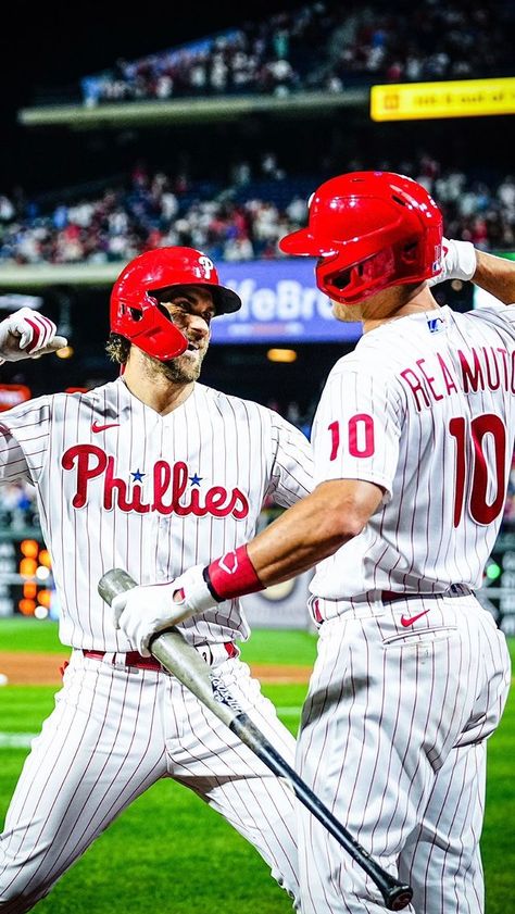 Jt Realmuto Phillies Wallpaper, Realmuto Phillies, Phillies Wallpaper, Phillies Players, Deer Drawings, Jt Realmuto, Baseball Pics, Hot Baseball Players, Mlb Wallpaper