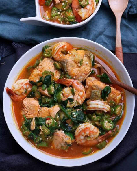 11.1k Likes, 389 Comments - FoodAce (@foodace) on Instagram: “This is salmon x king prawn Okro soup aka seafood okra. I cooked it exactly the way I love it, just…” Seafood Okra Soup, How To Thicken Soup, Food Substitutions, African Recipes, Seafood Soup, Nigerian Food, Cooking Together, Pizza Toppings, African Food