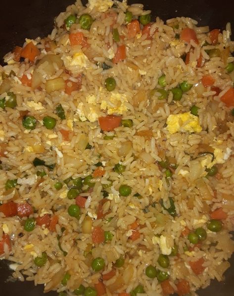 Vegetable Fried Rice With Egg, Takeout Fried Rice, Rice With Egg, Vegetable Fried Rice Recipe, Fried Rice Recipe Easy, Fried Rice With Egg, Making Fried Rice, Wok Cooking, Vegetable Fried Rice