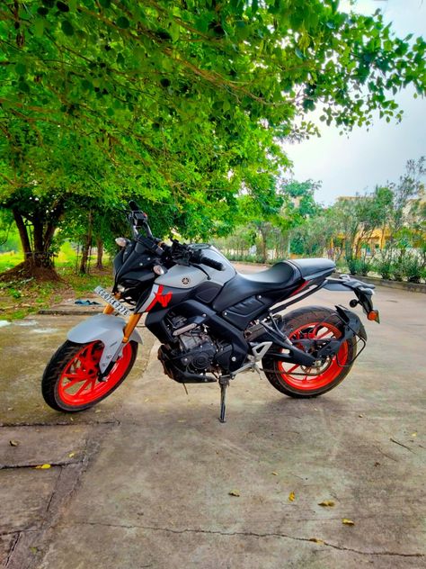 Ktm Image, Begraund Hd Editing 2024, Splendor Plus Bike Photo, Bike Background, Dancing Couple Silhouette, Background Photo Editing, Bakgerand Photo, Jeep Images, Ktm Bike