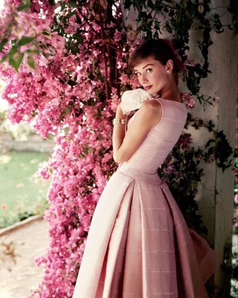 Audrey Hepburn Givenchy, Audrey Hepburn Inspired, Givenchy Dress, Audrey Hepburn Style, Glamour Magazine, 1960's Dress, Old Hollywood Glamour, 1950s Fashion, Hollywood Glamour