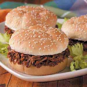 Shredded Venison Sandwiches Venison Sliders, Pulled Venison, Cooking Venison Steaks, Venison Roast, Deer Recipes, Venison Steak, Main Entrees, Deer Meat Recipes, Deer Meat