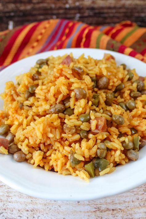 Arroz Con Gandules Gandule Rice, Arroz Con Gandules Recipe, Cubed Ham, Green Pigeon, Recipe For Lunch, Arroz Con Gandules, Pigeon Peas, Spanish Rice, Breakfast Dinner