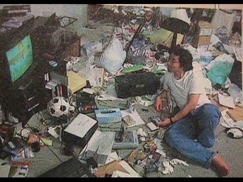 Yoshihiro Togashi - Hunter X Hunter mangaka. Darkest Academia, Castlevania Anime, Yoshihiro Togashi, Naoko Takeuchi, Popular Manga, Yamagata, Messy Room, Dragon Quest, Manga Artist