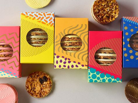 The Dieline Awards 2018 Outstanding Achievements: Fortnum & Mason Florentines | Dieline - Design, Branding & Packaging Inspiration Window Box Packaging Design, Window Packaging Design, Packaging With Window, Pencil Packaging, Biscuit Packaging, Biscuits Packaging, Cookies Branding, Fortnum Mason, Dessert Packaging